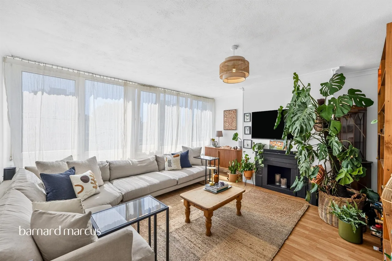 3 bed flat for sale — Sherfield Gardens, London