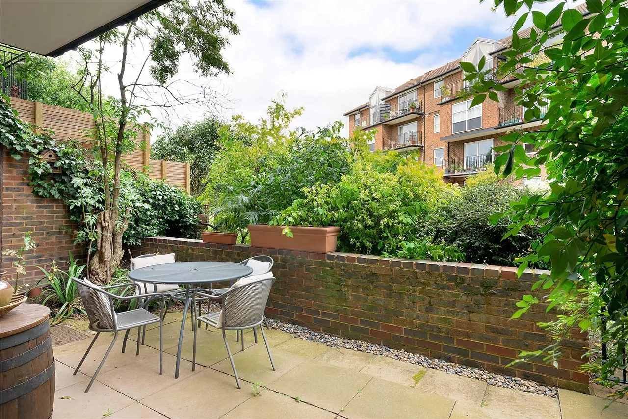 Thorney Crescent, London, SW11, photo 3