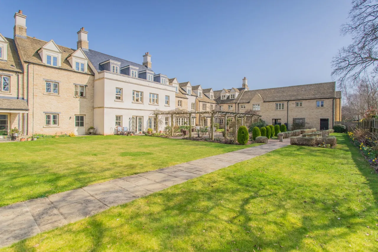 Mercer Way, Tetbury, photo 14