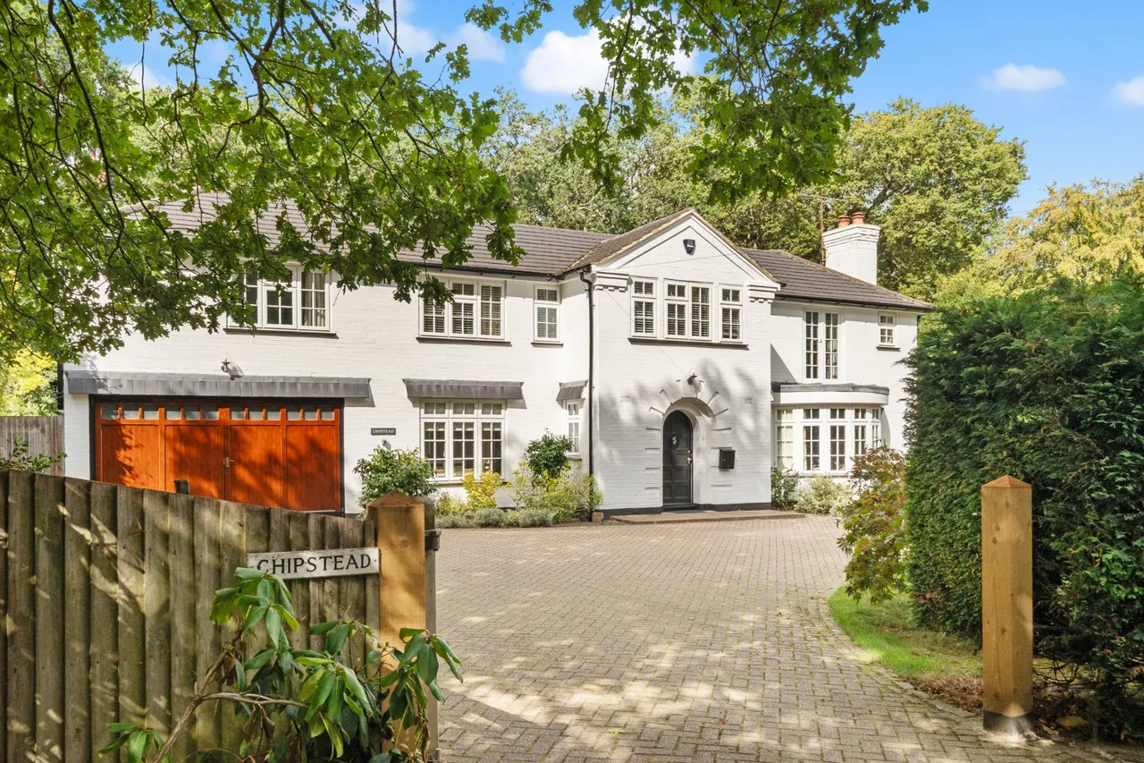 Blackdown Avenue, Pyrford, GU22, photo 5