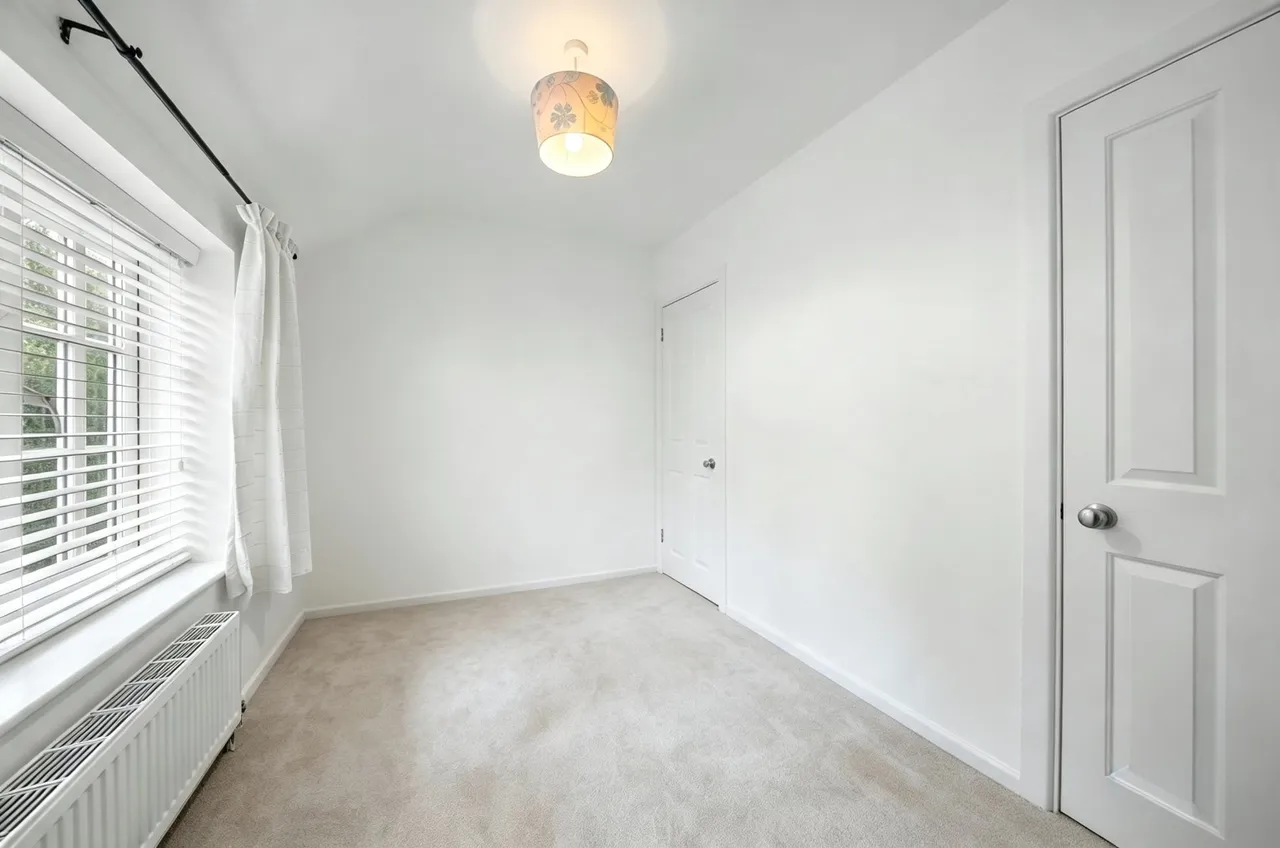 Blackdown Avenue, Pyrford, GU22, photo 21