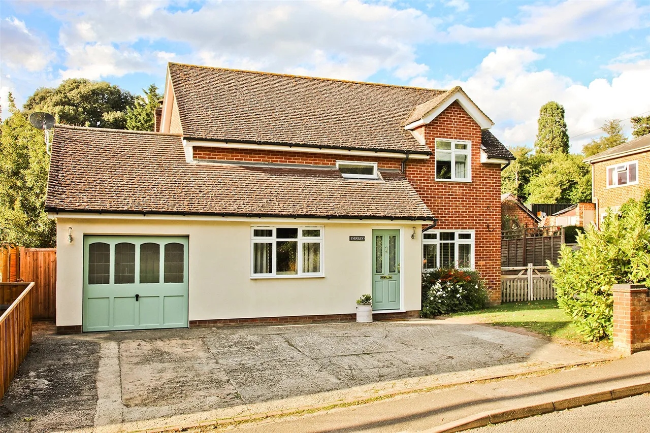 3 bed house for sale, Cuckoo Hill, Bures, CO8