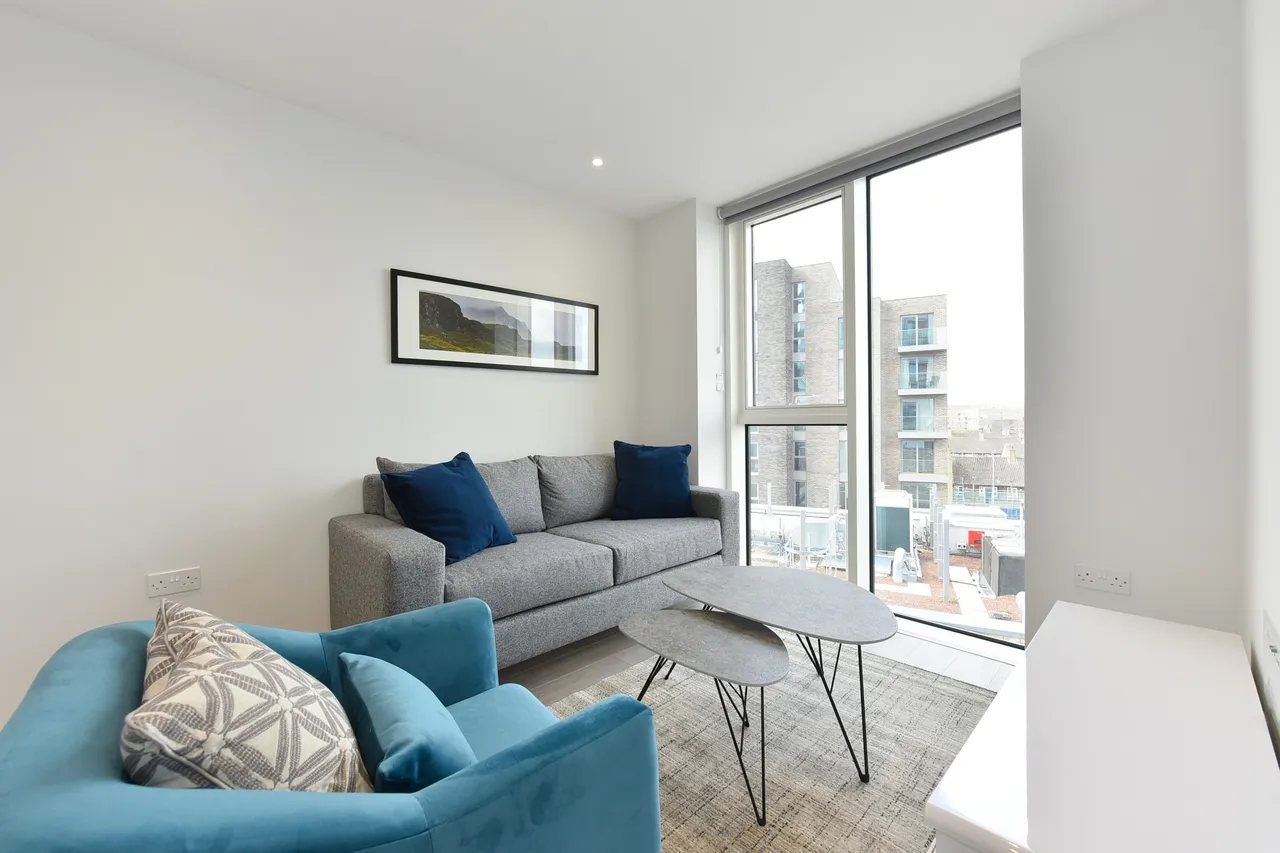 Flat 35, Skylark Point, 48 Newnton Close, London, photo 2