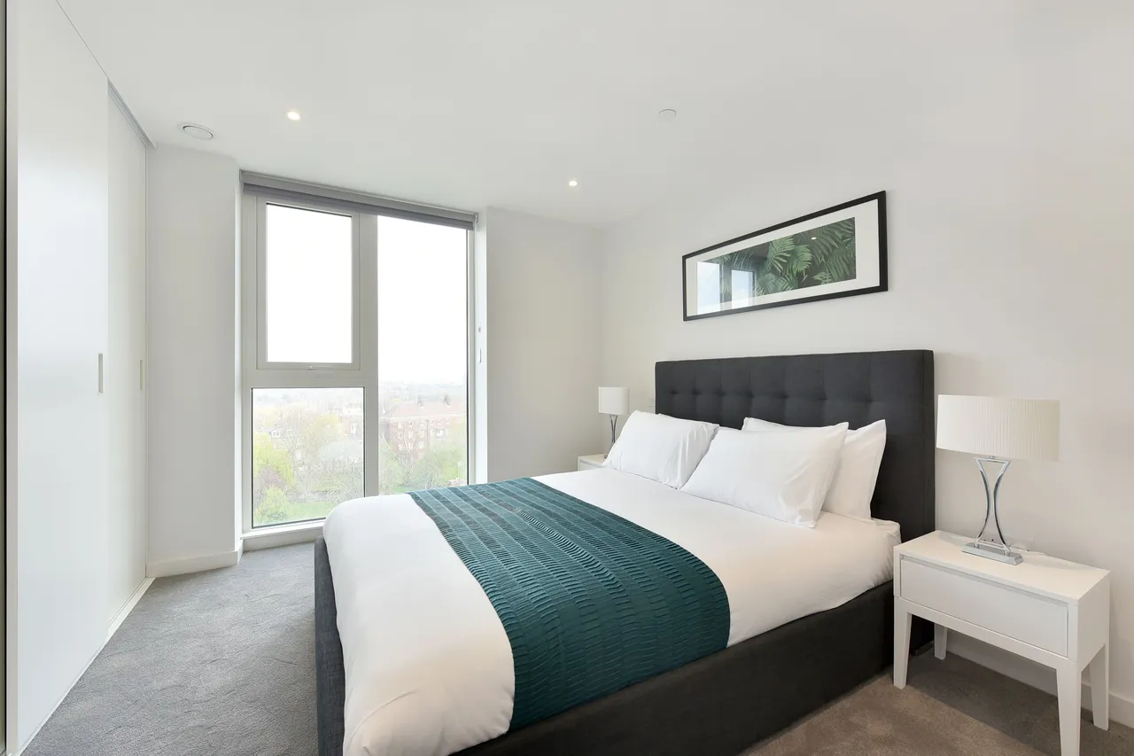 Flat 35, Skylark Point, 48 Newnton Close, London, photo 6