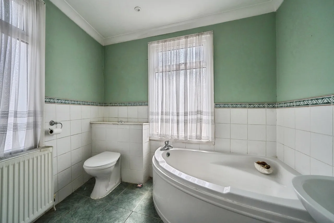 Selby Road, London, E13, photo 15