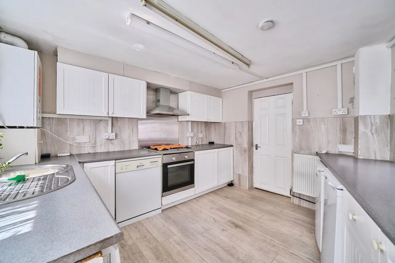 Selby Road, London, E13, photo 5