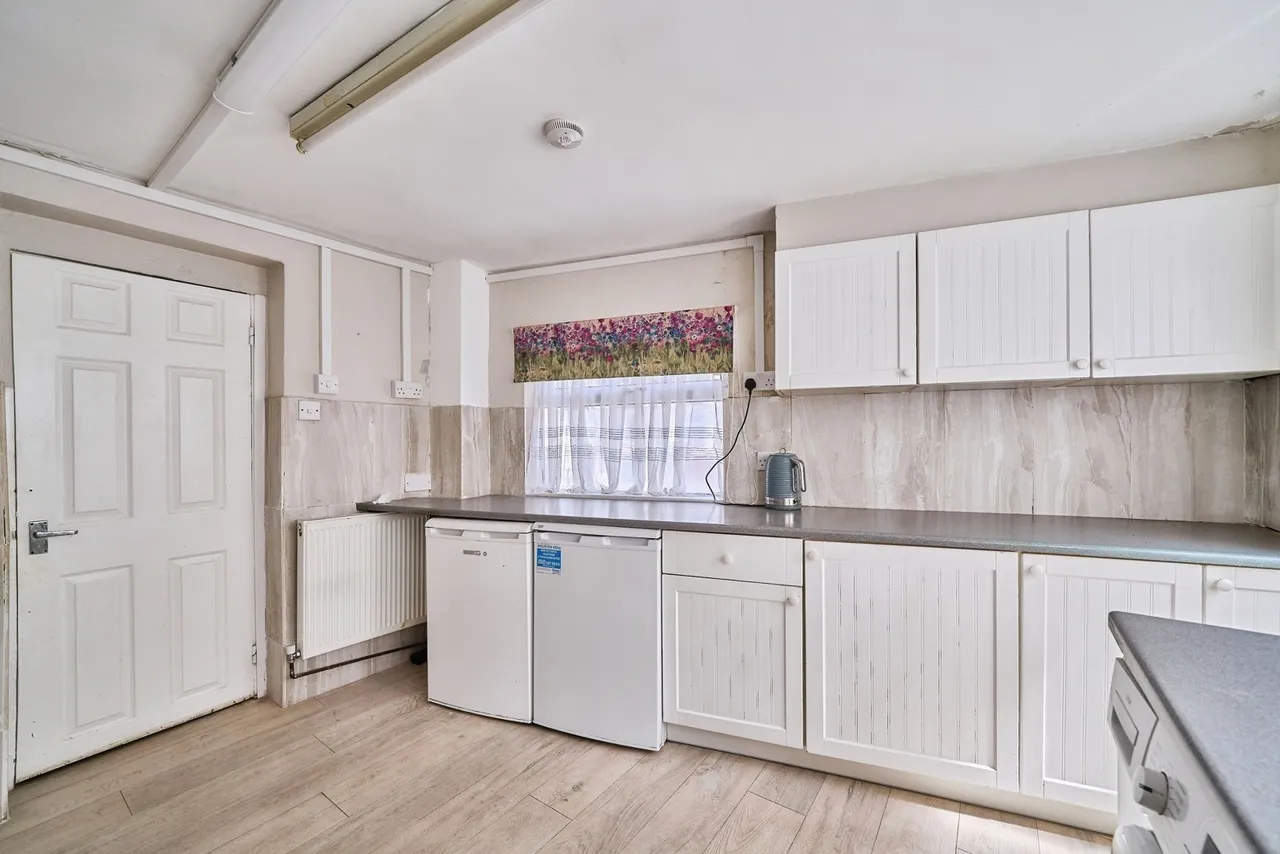 Selby Road, London, E13, photo 6