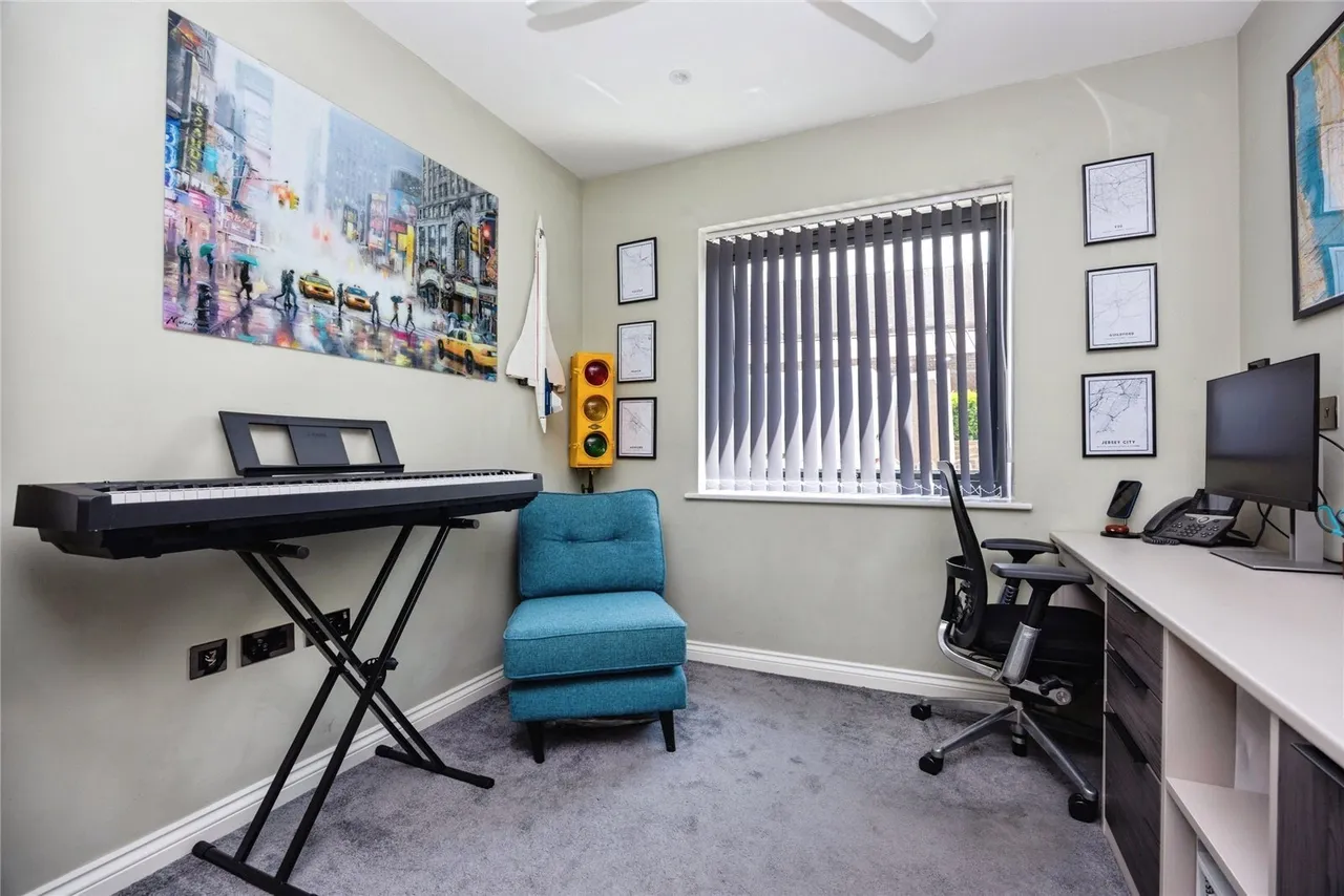 Flambard Way, Godalming, GU7, photo 26