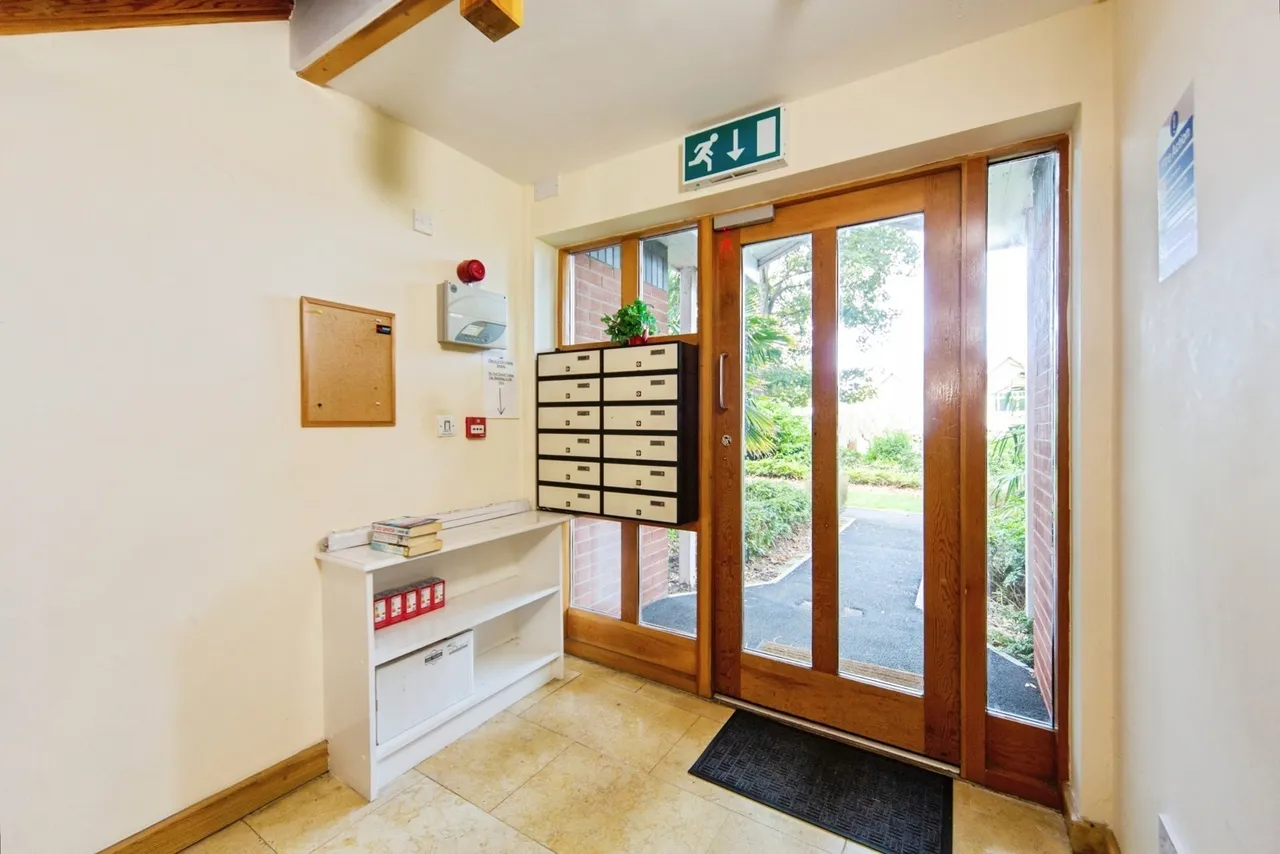 Prenton Lane, Prenton, CH42, photo 10