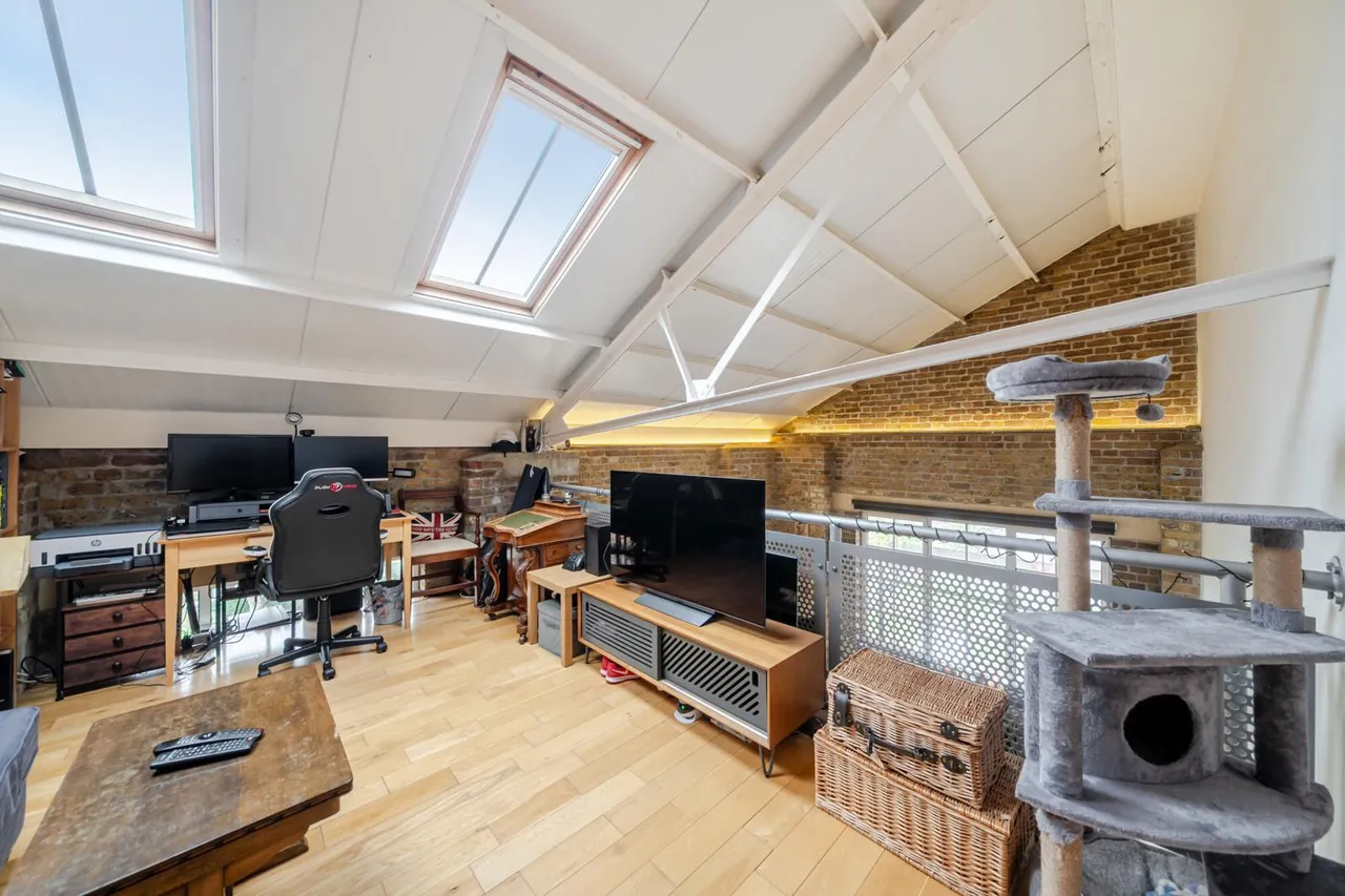 Marlborough Road, SE18, photo 9