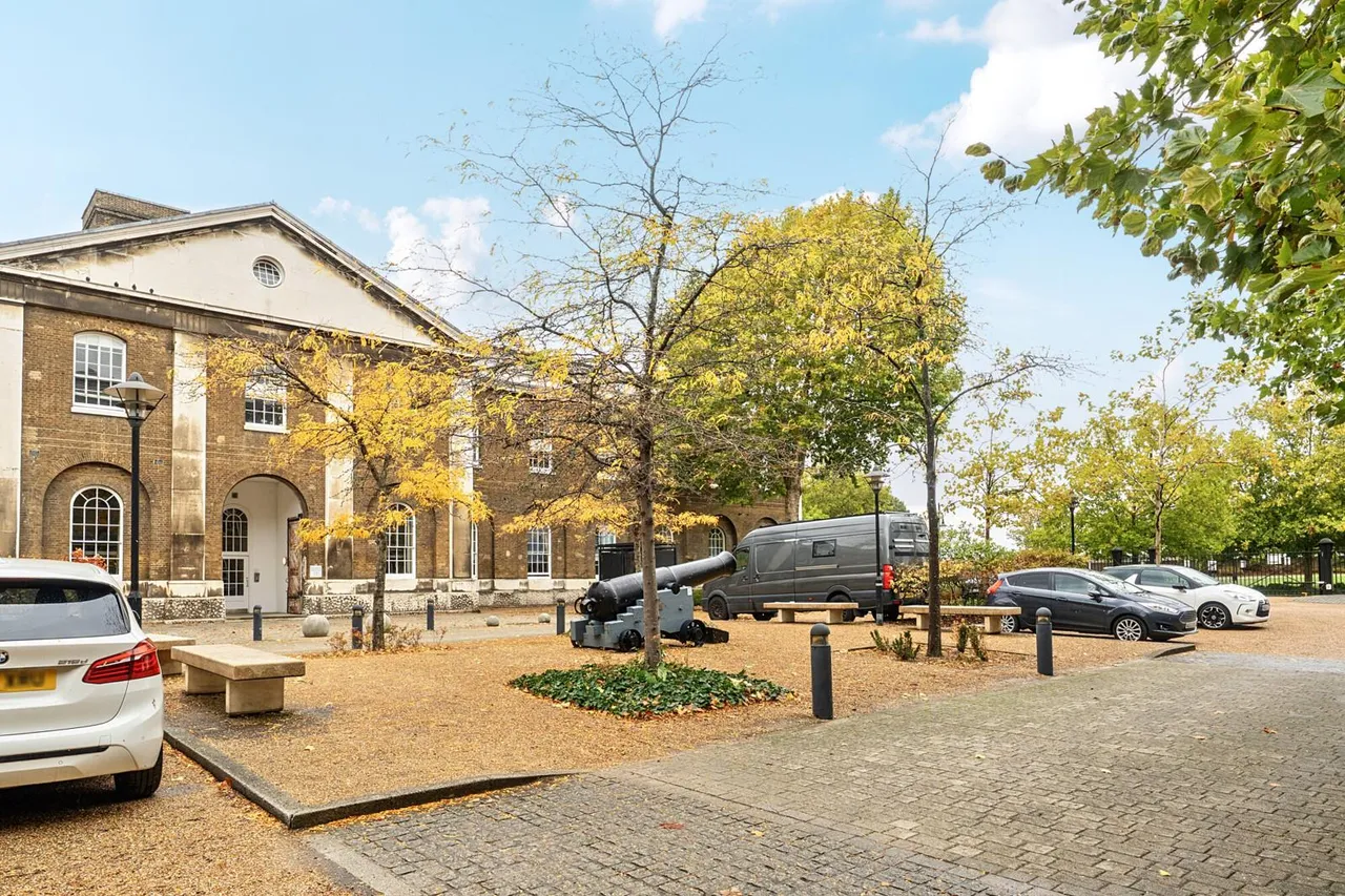 Marlborough Road, SE18, photo 24