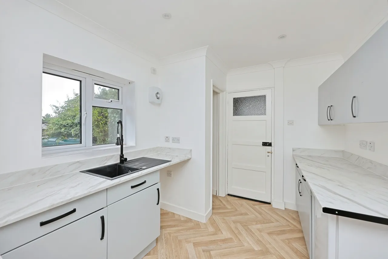 St. Michaels Crescent, Great Cressingham, THETFORD, photo 2