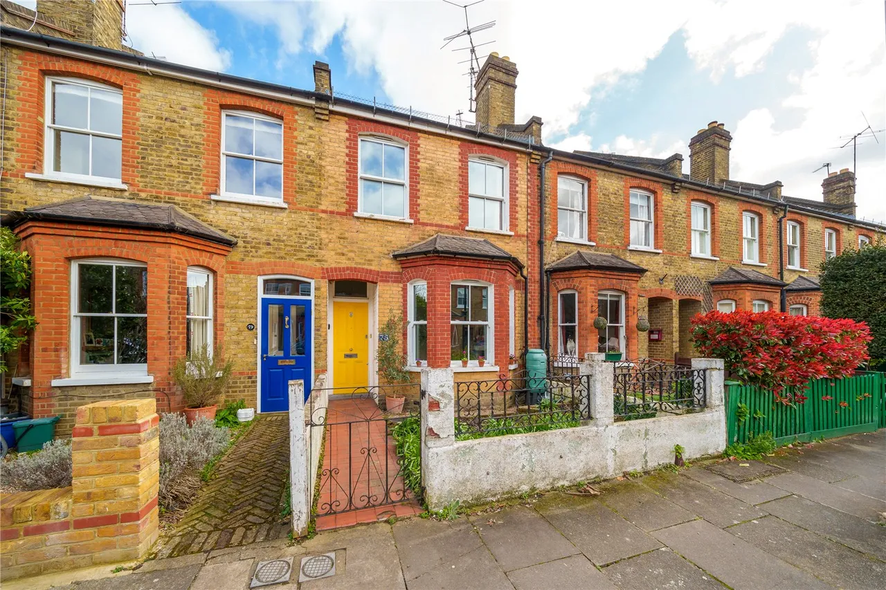 4 bed house for sale — Heath Gardens, Twickenham, TW1 4LY