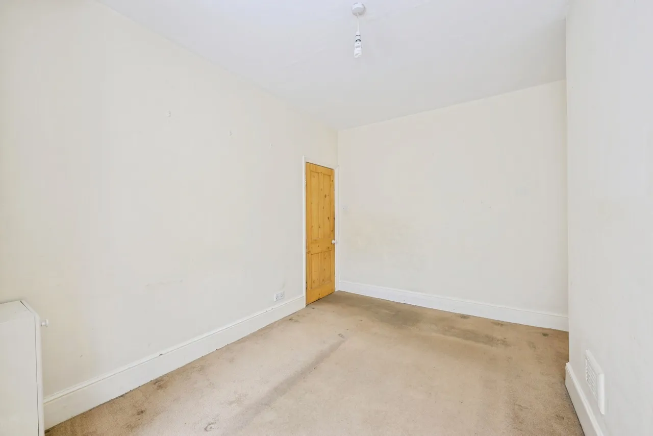 Little Roke Avenue, Kenley, CR8, photo 9