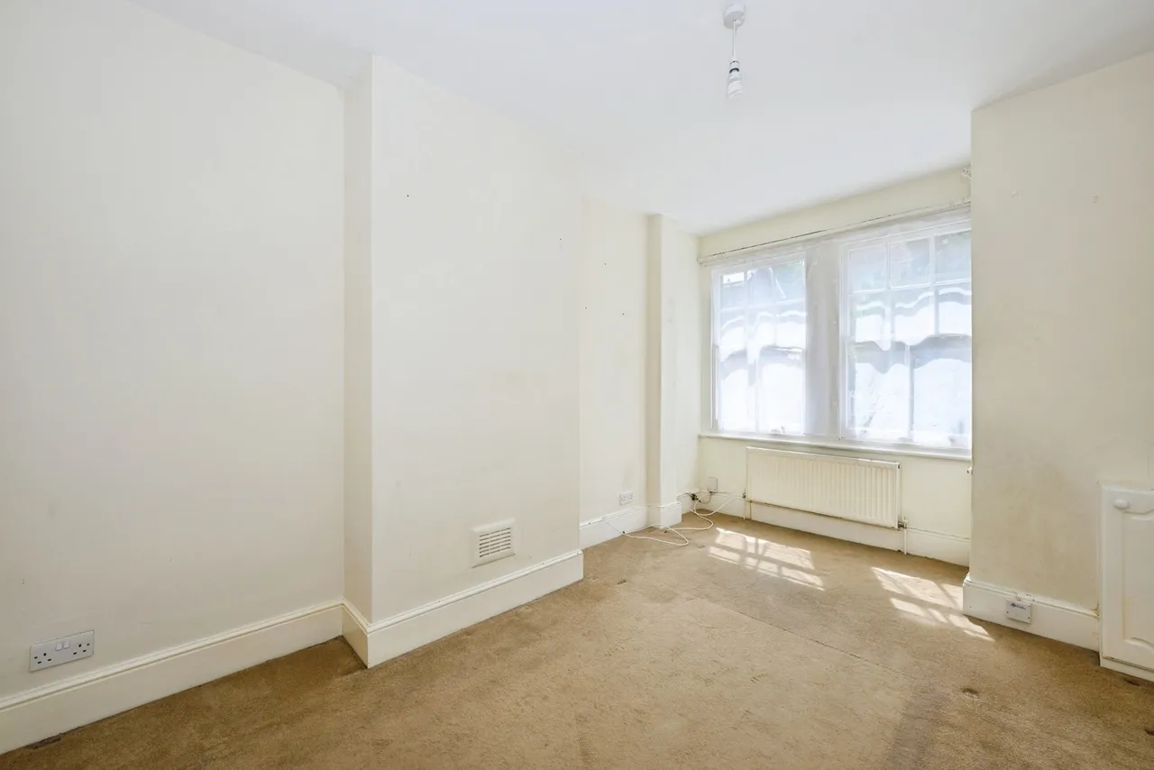 Little Roke Avenue, Kenley, CR8, photo 2