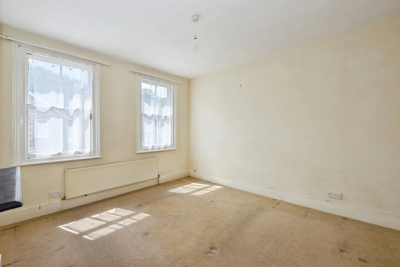 Little Roke Avenue, Kenley, CR8, photo 11