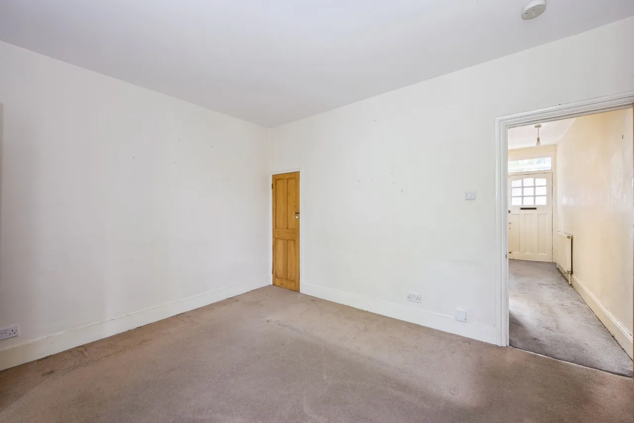 Little Roke Avenue, Kenley, CR8, photo 13