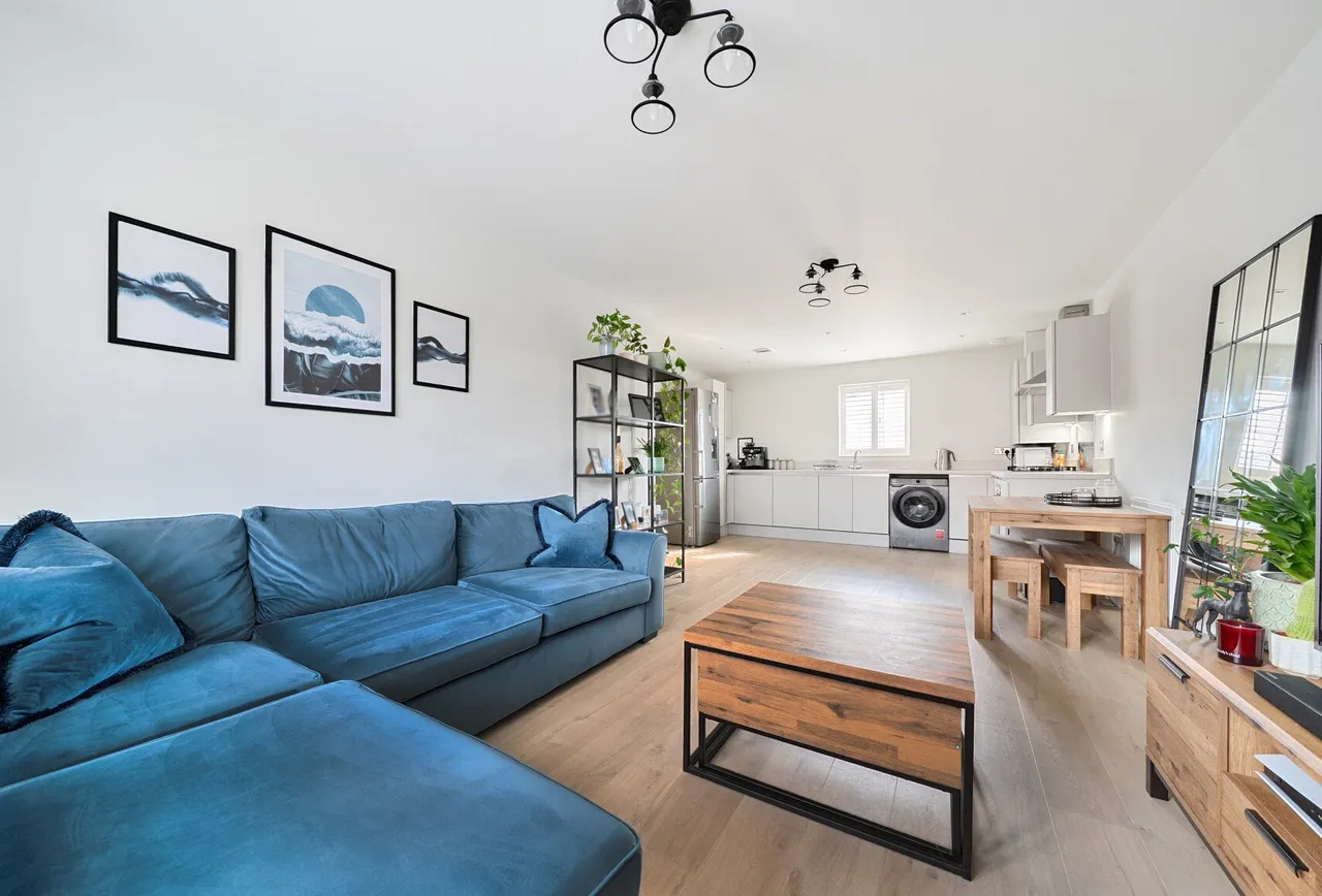 Gainsborough Court, Horley, 73, RH6 8QN, photo 7