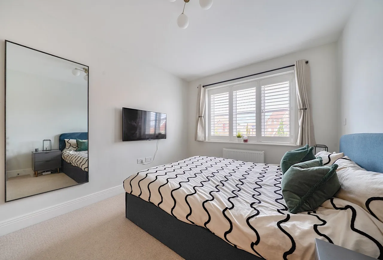 Gainsborough Court, Horley, 73, RH6 8QN, photo 6