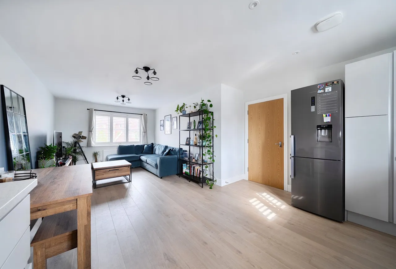Gainsborough Court, Horley, 73, RH6 8QN, photo 17