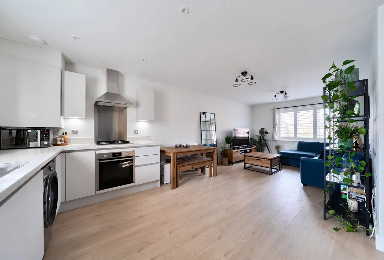 Gainsborough Court, Horley, 73, RH6 8QN, photo 11