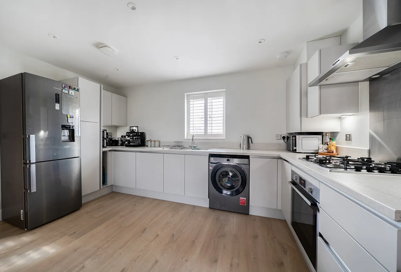Gainsborough Court, Horley, 73, RH6 8QN, photo 8