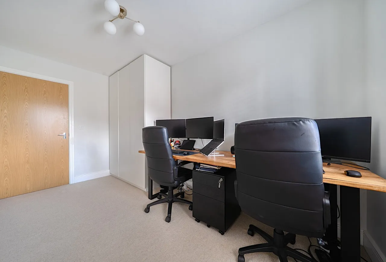 Gainsborough Court, Horley, 73, RH6 8QN, photo 13