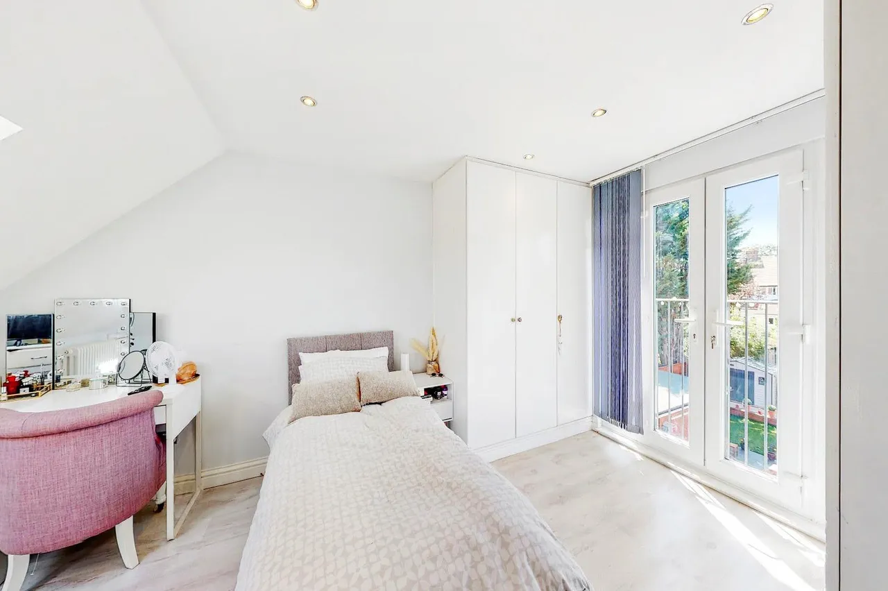 Vivian Avenue, Wembley, HA9, photo 8
