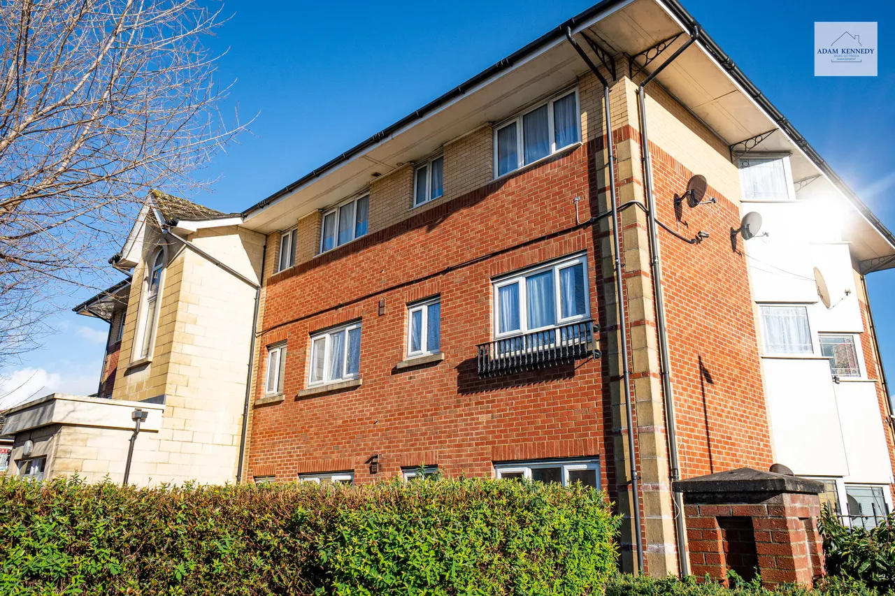12 Hennessy Road, London, N9 0XQ, photo 14