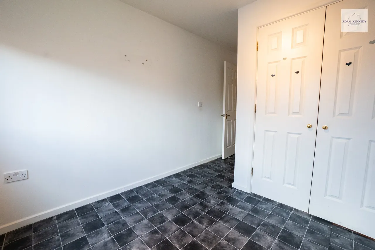 12 Hennessy Road, London, N9 0XQ, photo 11
