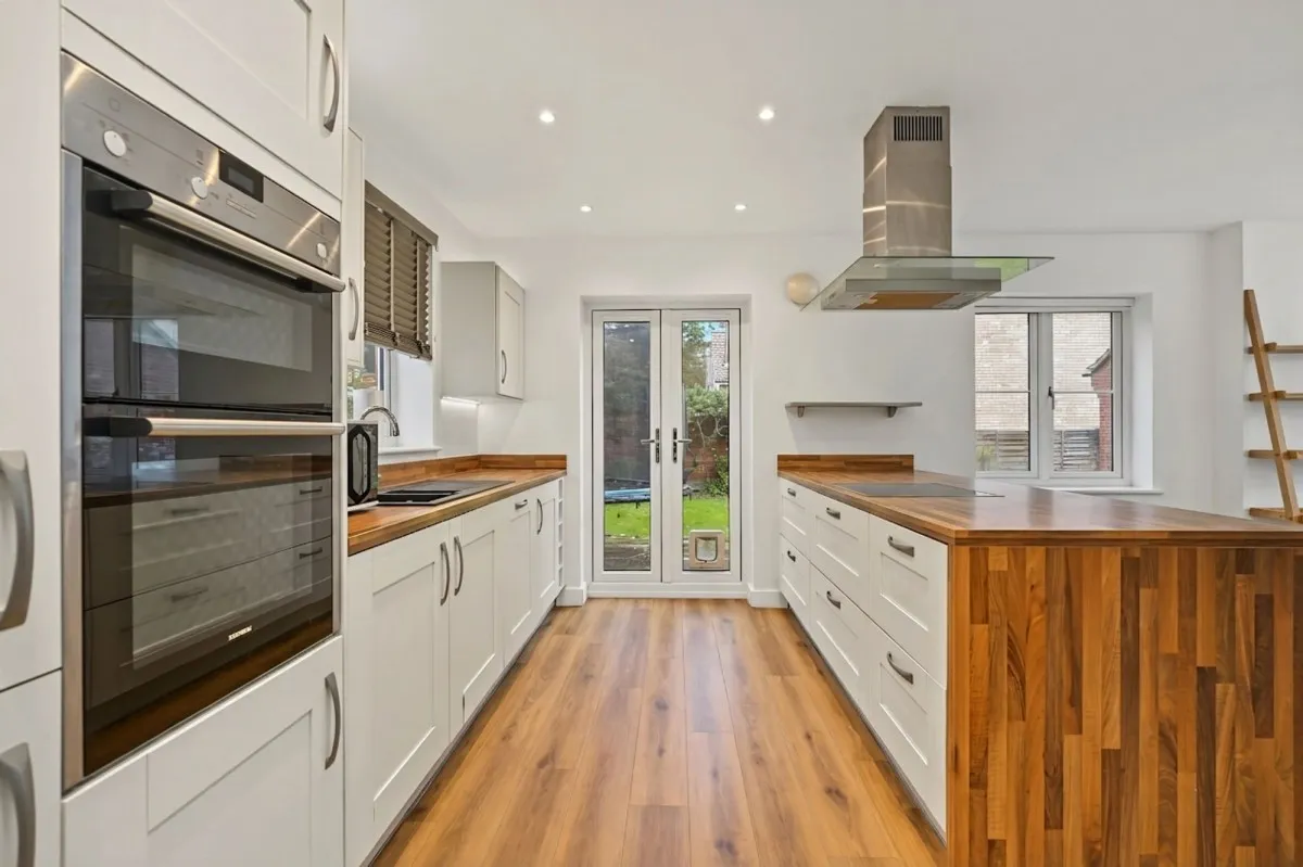 Larnach Drive, Kentford, CB8, photo 2