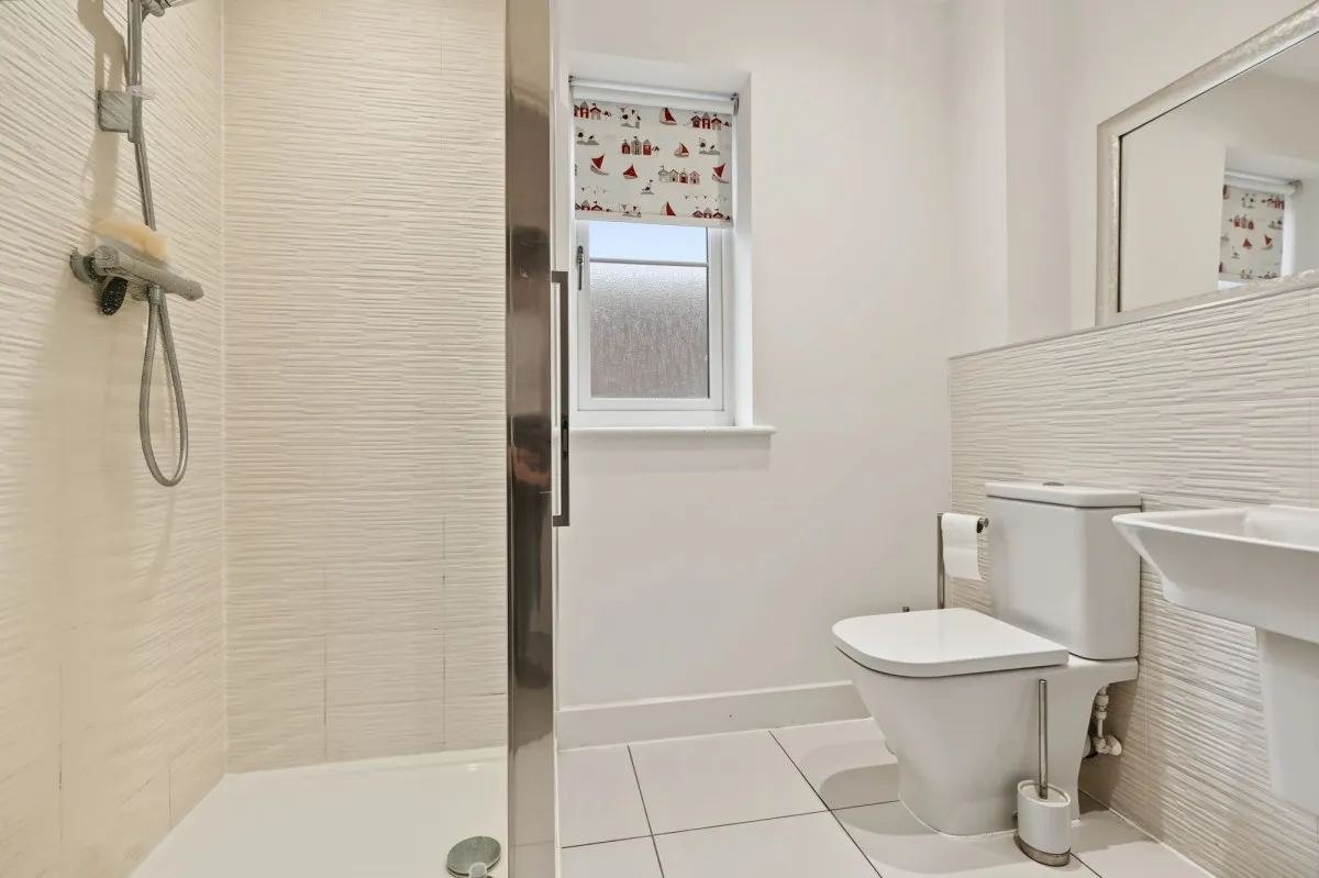 Larnach Drive, Kentford, CB8, photo 11