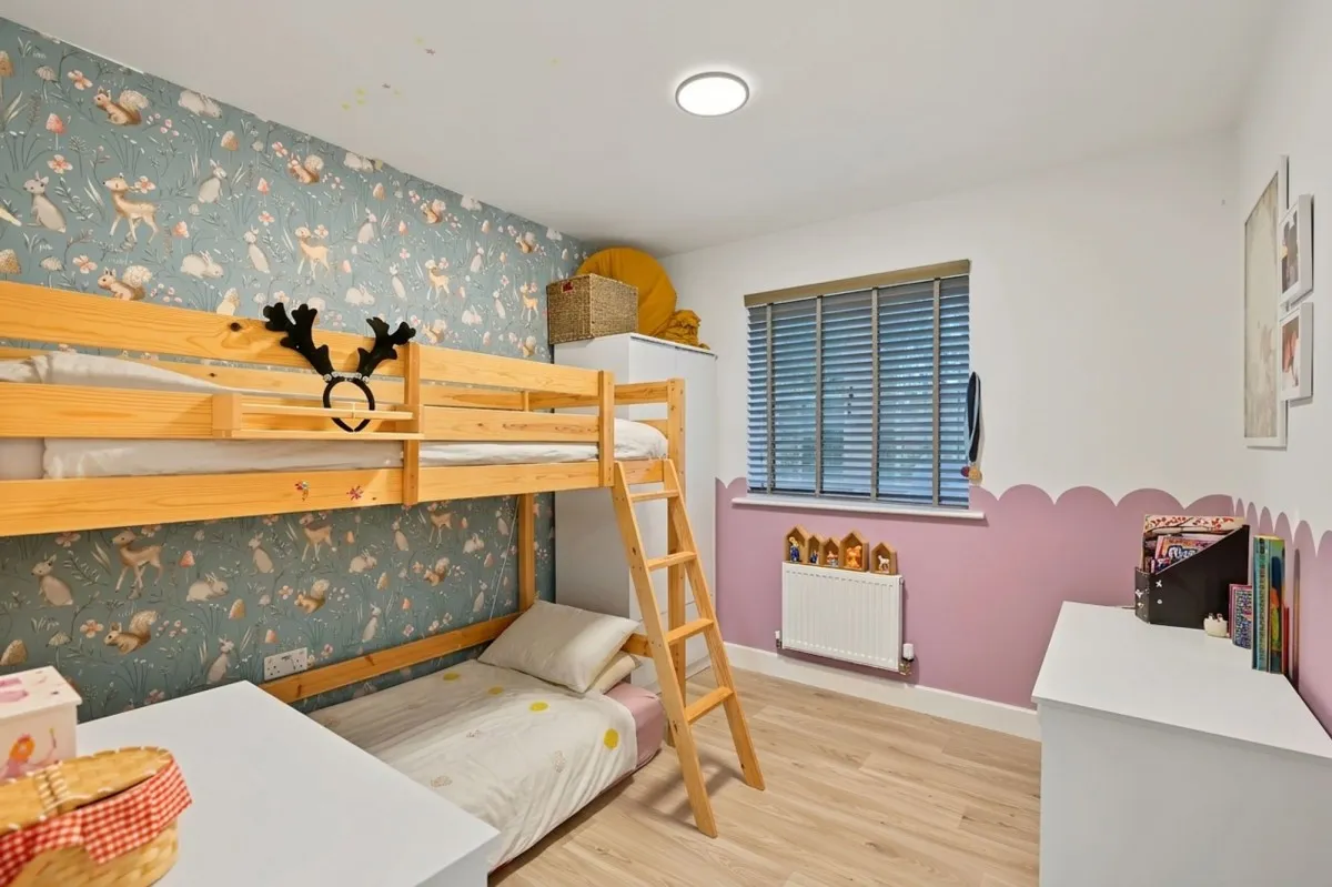 Larnach Drive, Kentford, CB8, photo 16