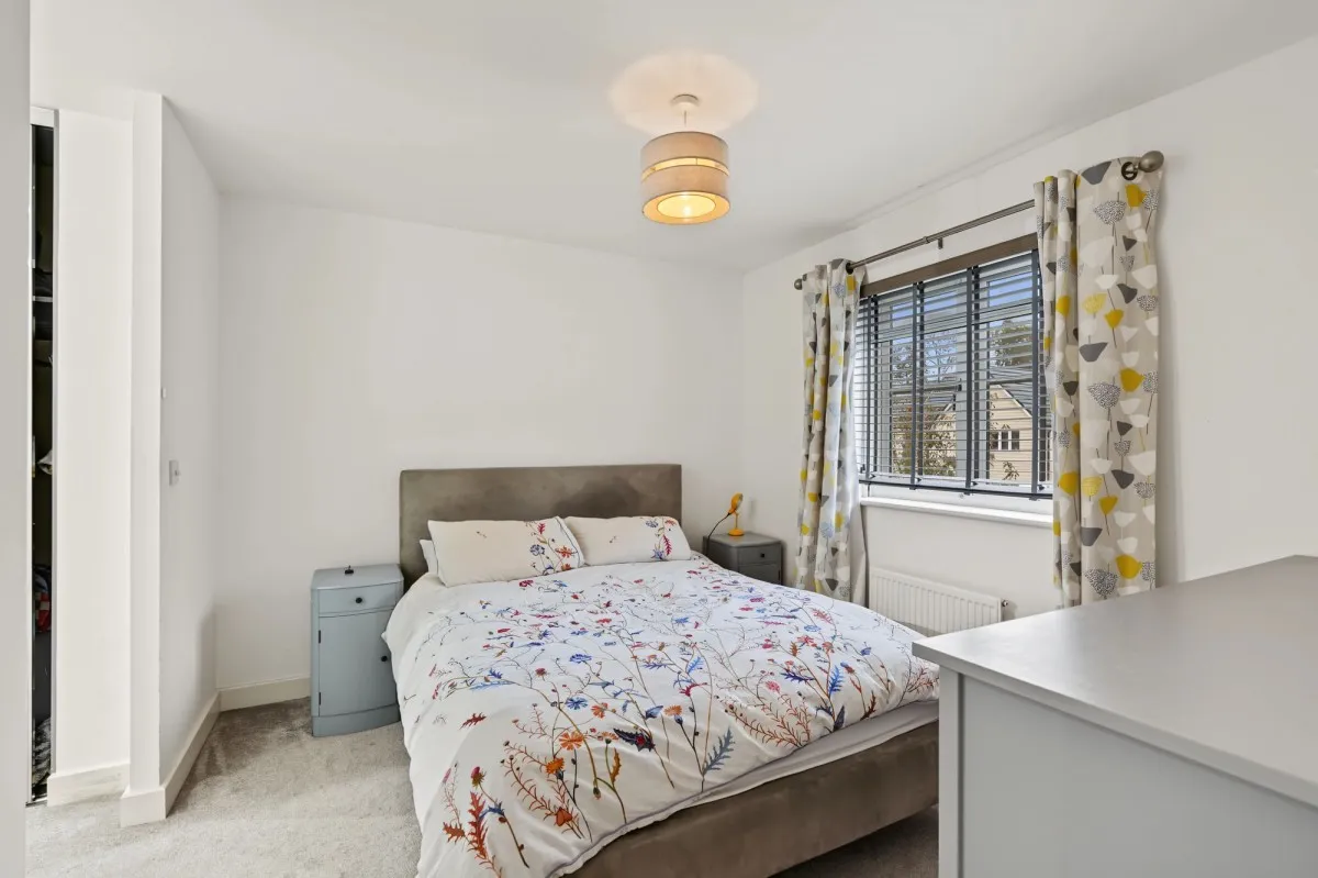 Larnach Drive, Kentford, CB8, photo 12