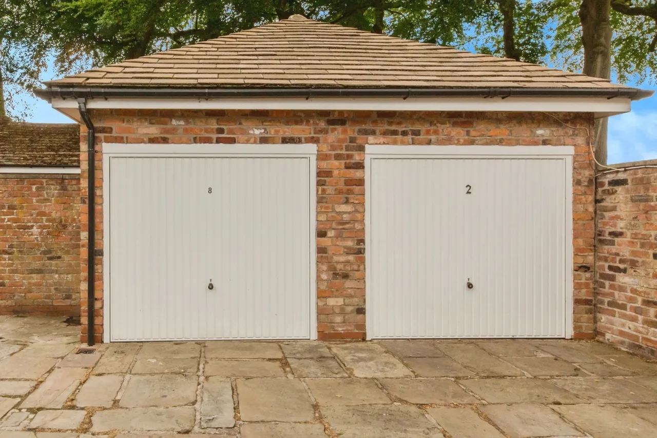 Langley Hall Close, Langley, SK11, photo 13
