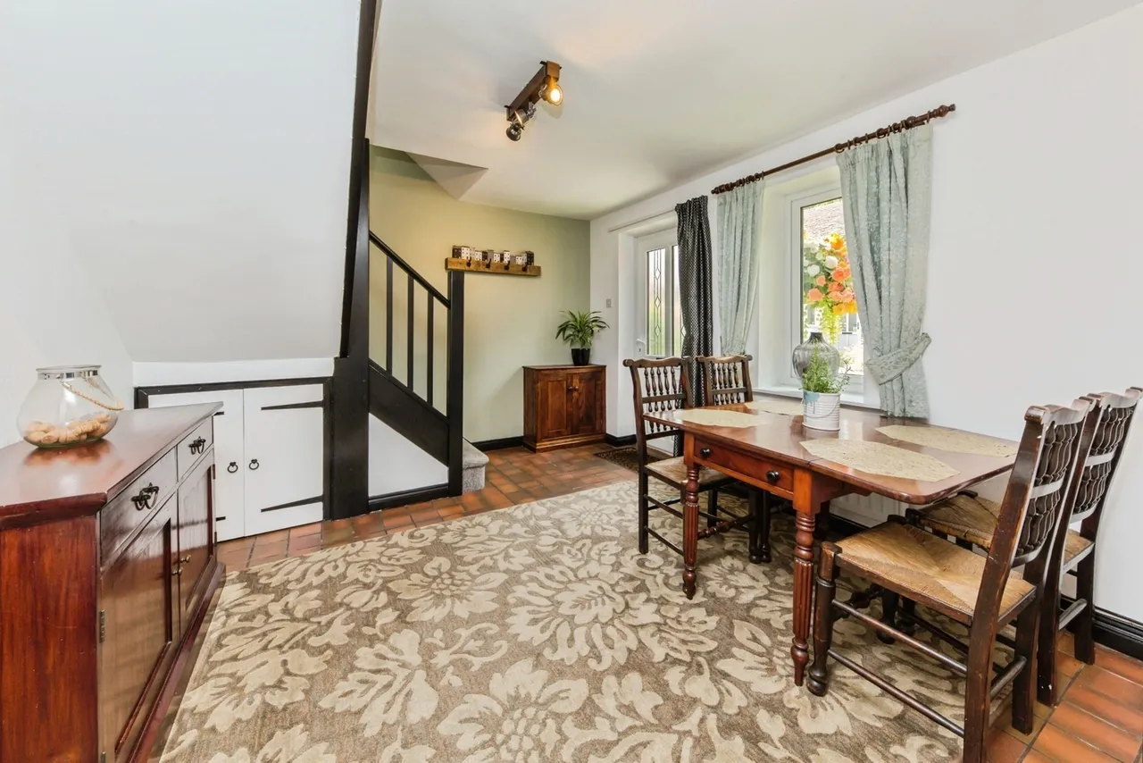 Langley Hall Close, Langley, SK11, photo 7