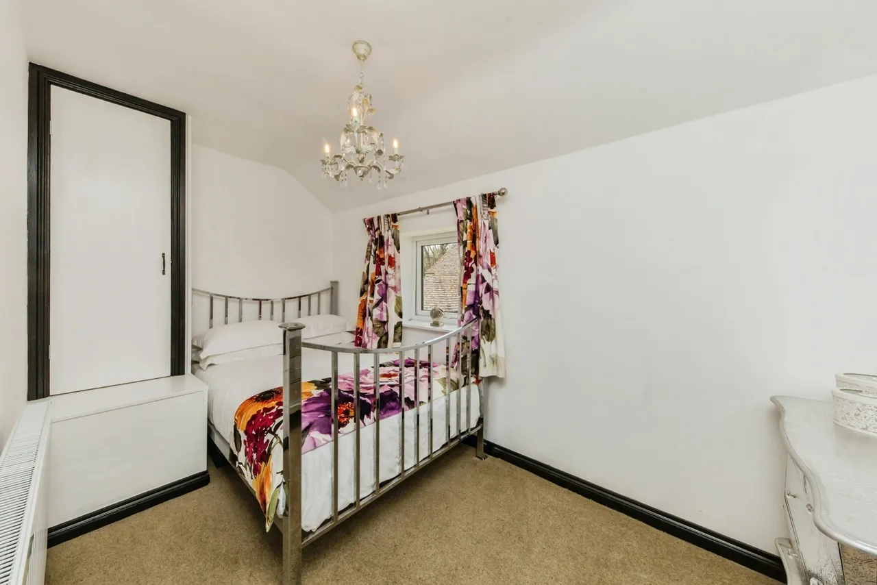 Langley Hall Close, Langley, SK11, photo 11