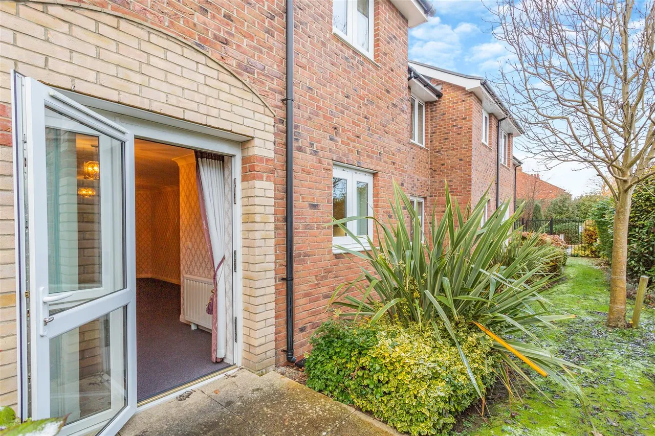 Malpas Road, Northallerton, DL7, photo 2