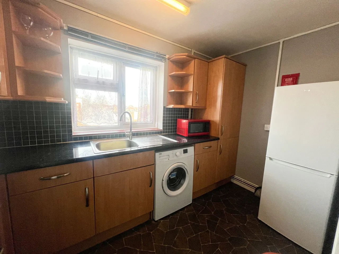 Dale Court Grove, Hill, E18, photo 5