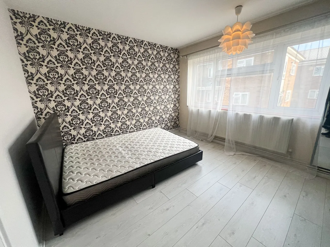 Dale Court Grove, Hill, E18, photo 6