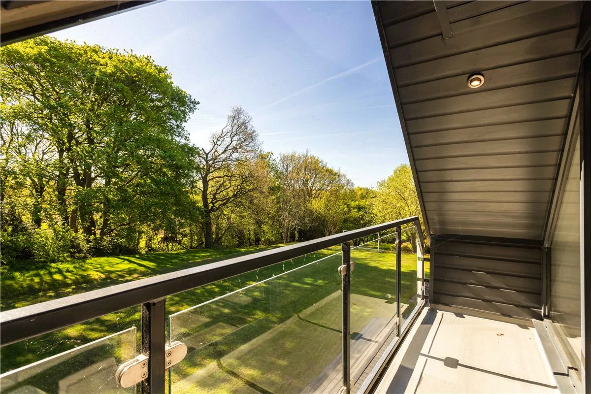 Layton Lane, Rawdon, LS19, photo 12