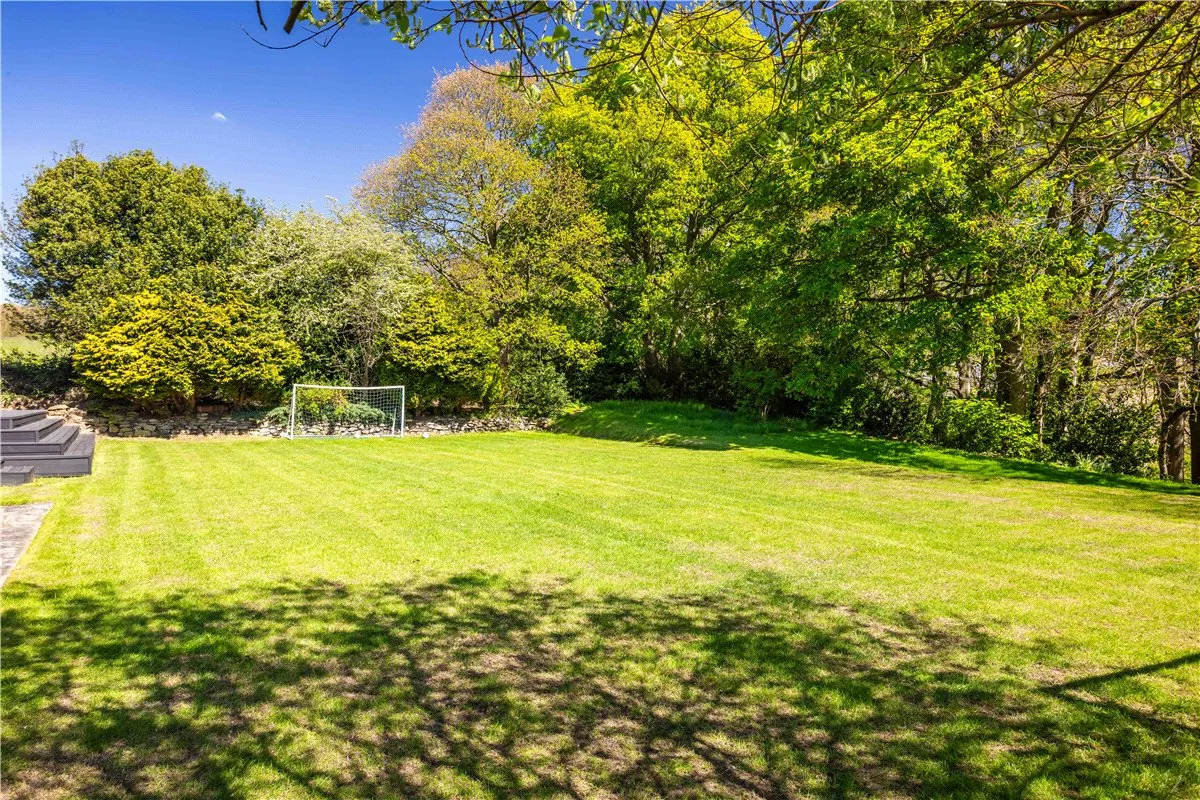 Layton Lane, Rawdon, LS19, photo 18