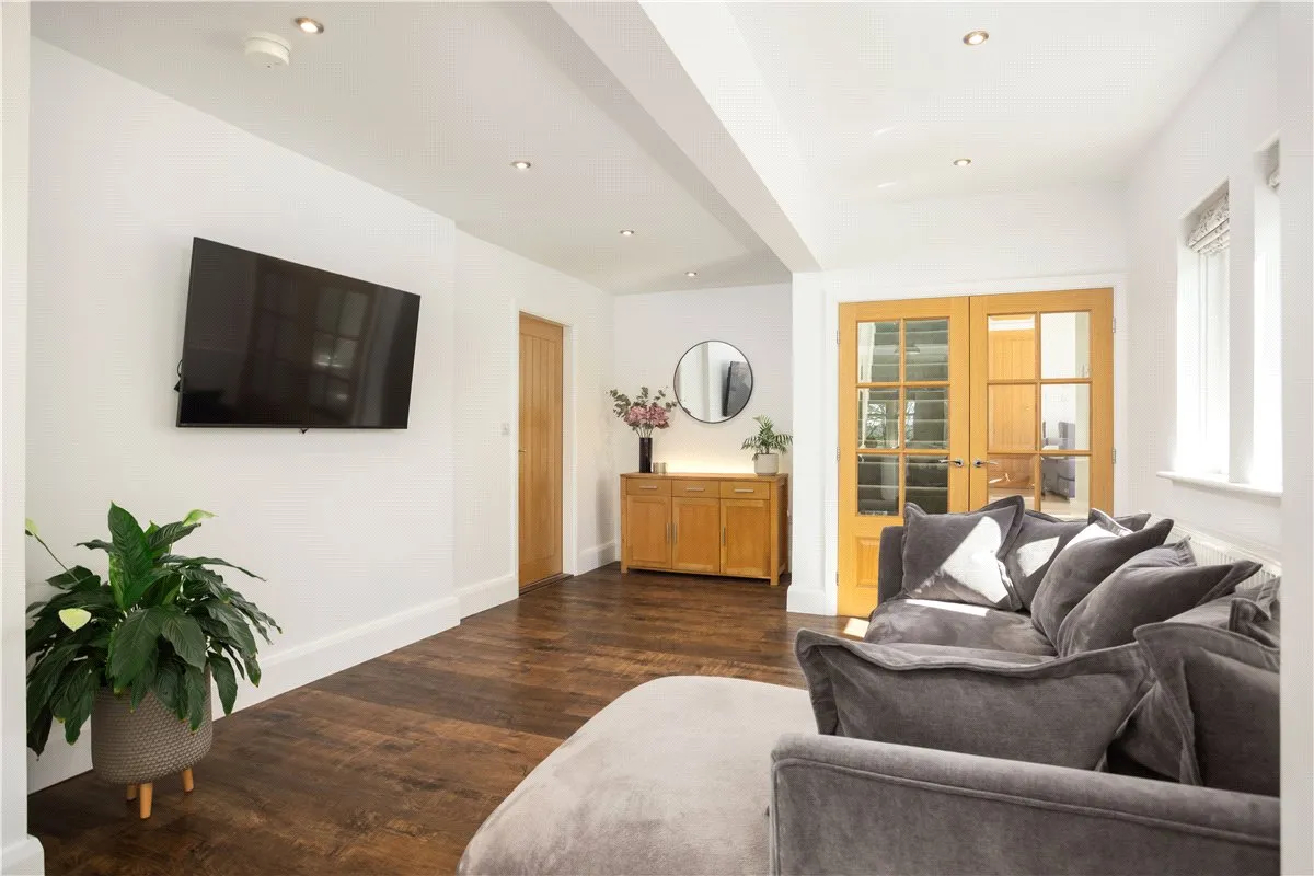 Layton Lane, Rawdon, LS19, photo 6