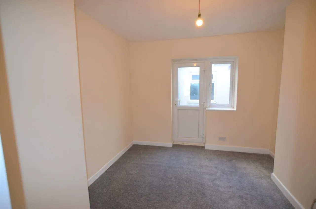 Commercial Road, Weymouth, photo 6
