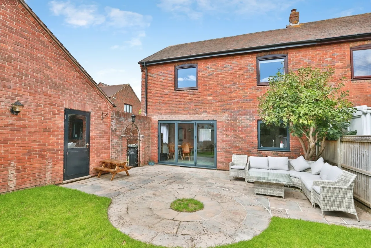 Willow Mead, Bournemouth, BH8, photo 2
