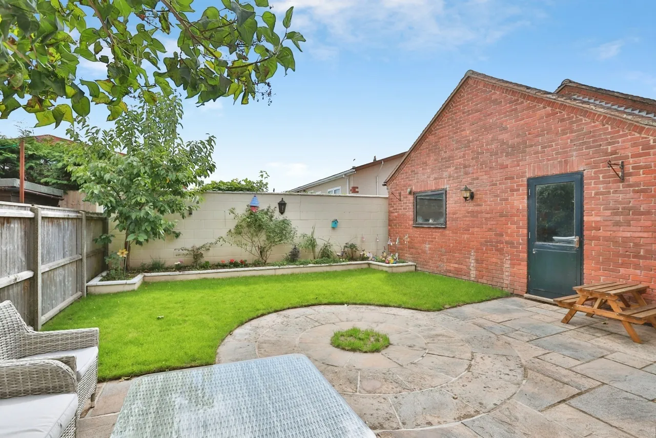 Willow Mead, Bournemouth, BH8, photo 16