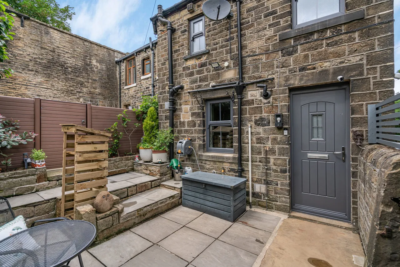 2 bed house for sale, Oldham Road, Rishworth, HX6