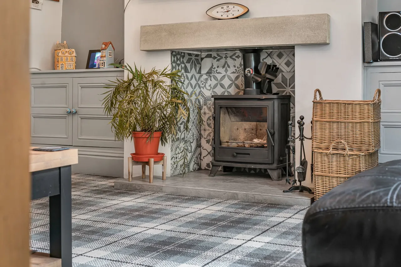 Oldham Road, Rishworth, HX6, photo 9
