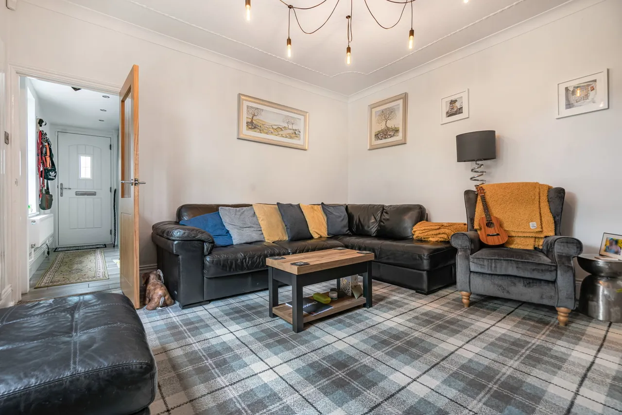 Oldham Road, Rishworth, HX6, photo 8
