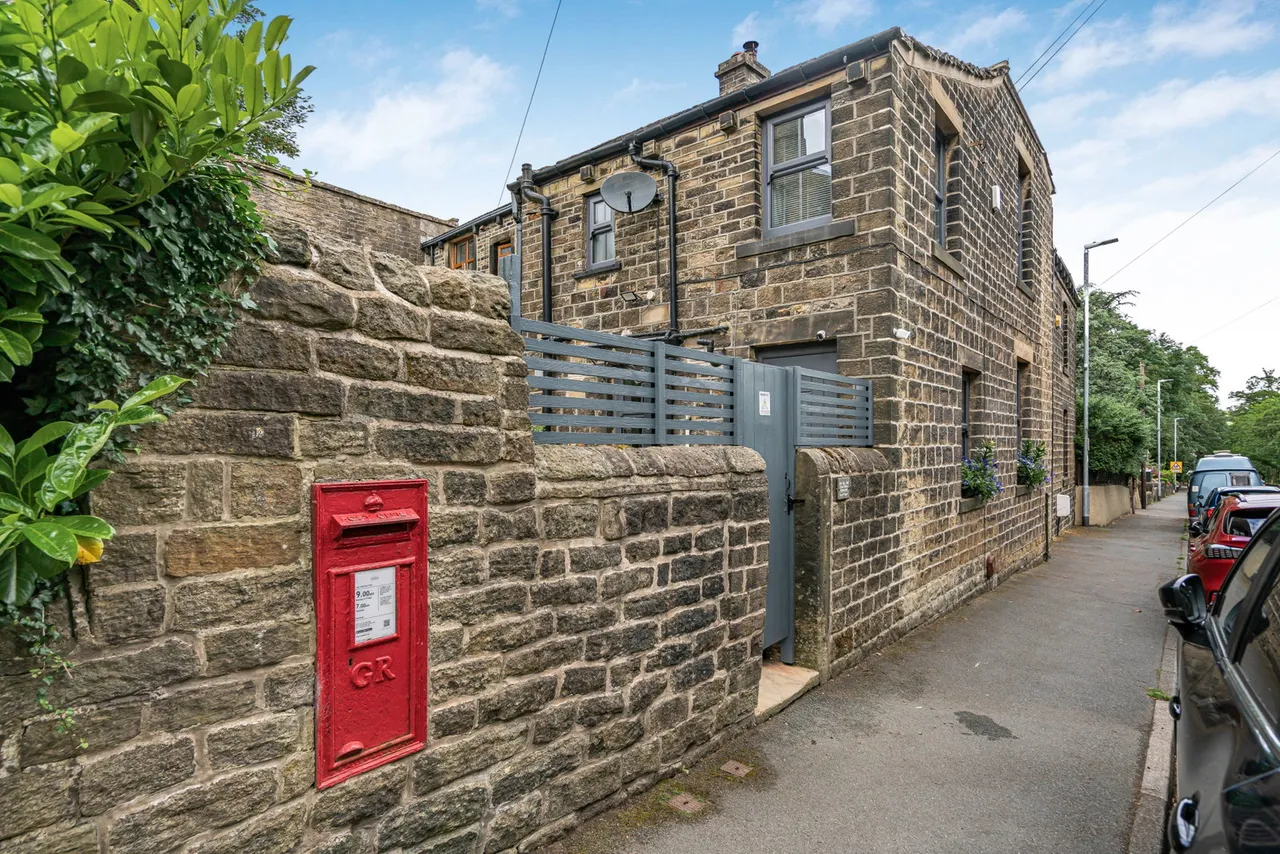 Oldham Road, Rishworth, HX6, photo 20
